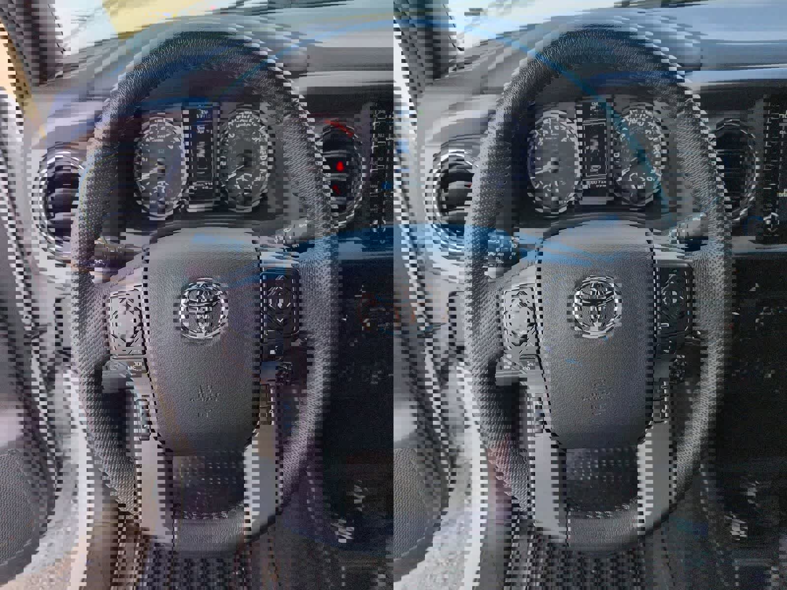 Used 2023 Toyota Tacoma TRD Off-Road image 22