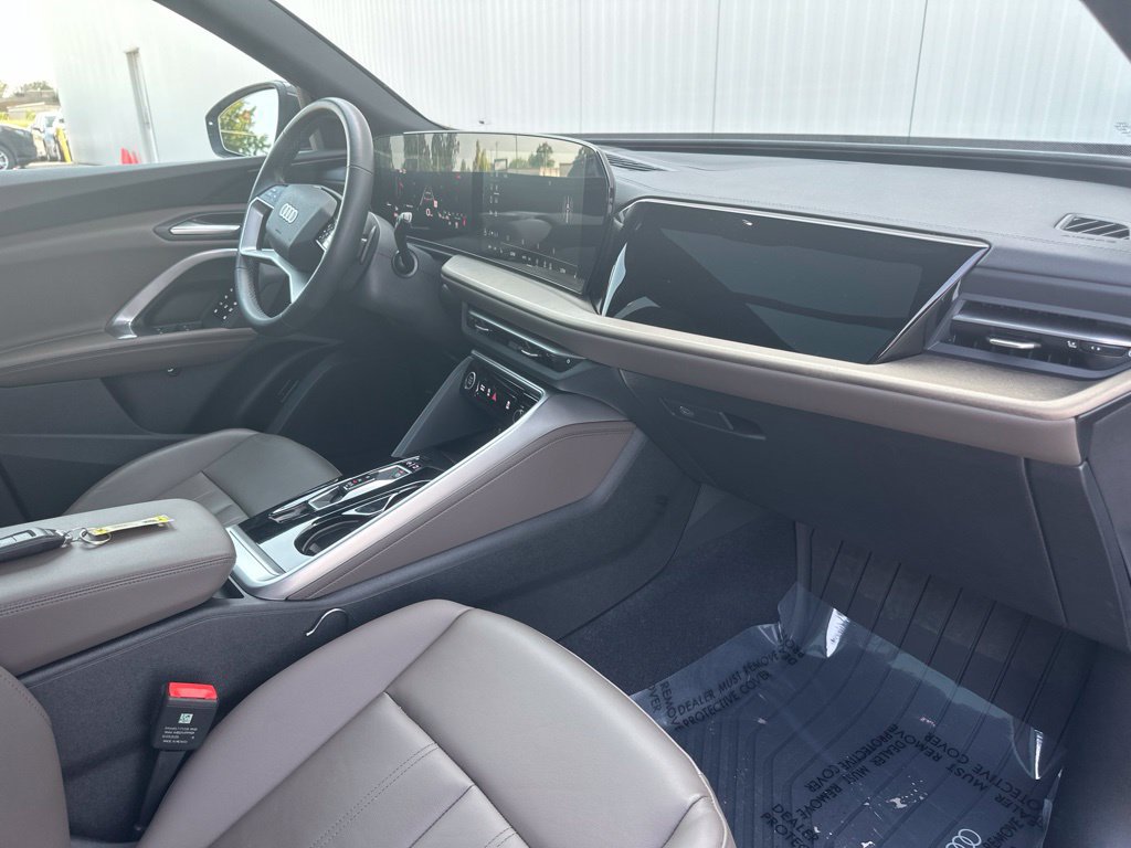 Used 2025 Audi Q5 Premium AWD/4WD image 33
