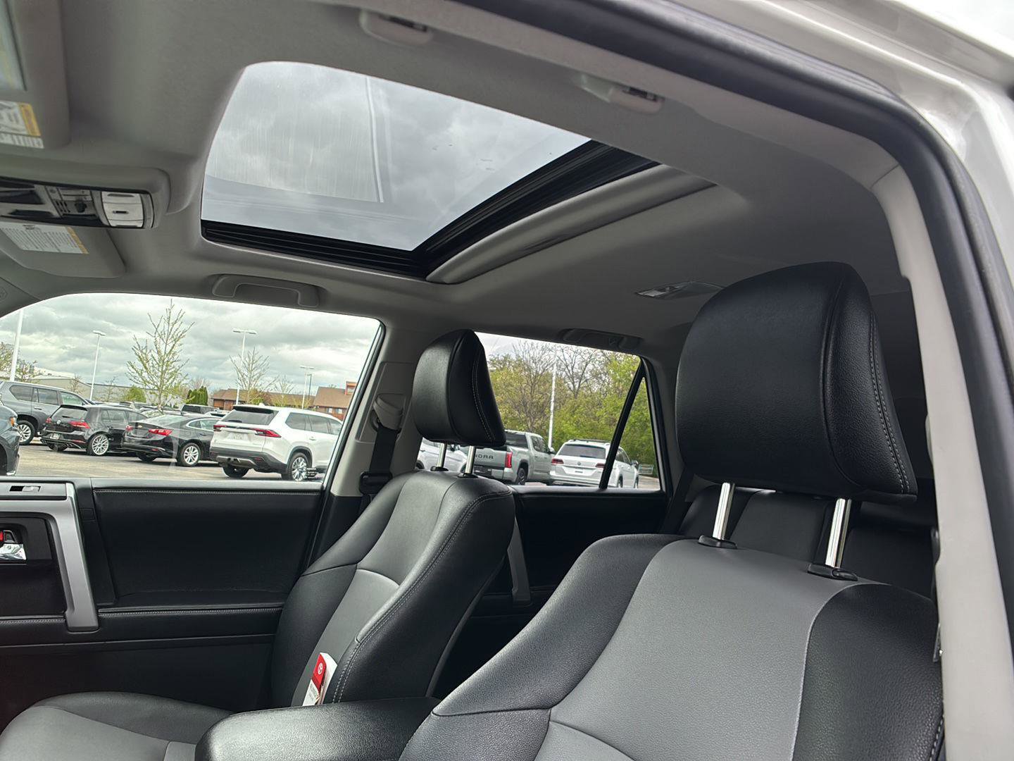 Used 2016 Toyota 4Runner SR5 Premium AWD/4WD image 39