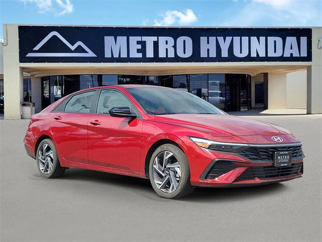 Certified 2025 Hyundai Elantra Sport image 1