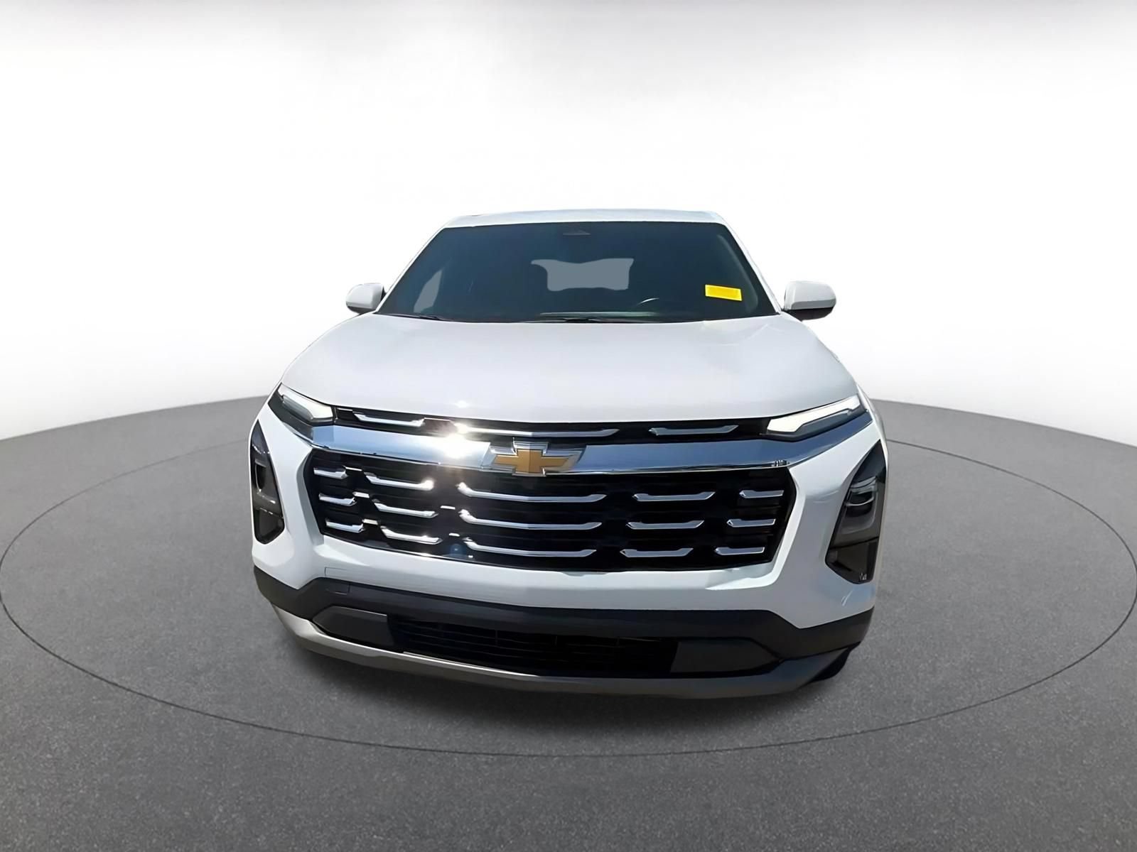 Used 2025 Chevrolet Equinox LT AWD/4WD image 3