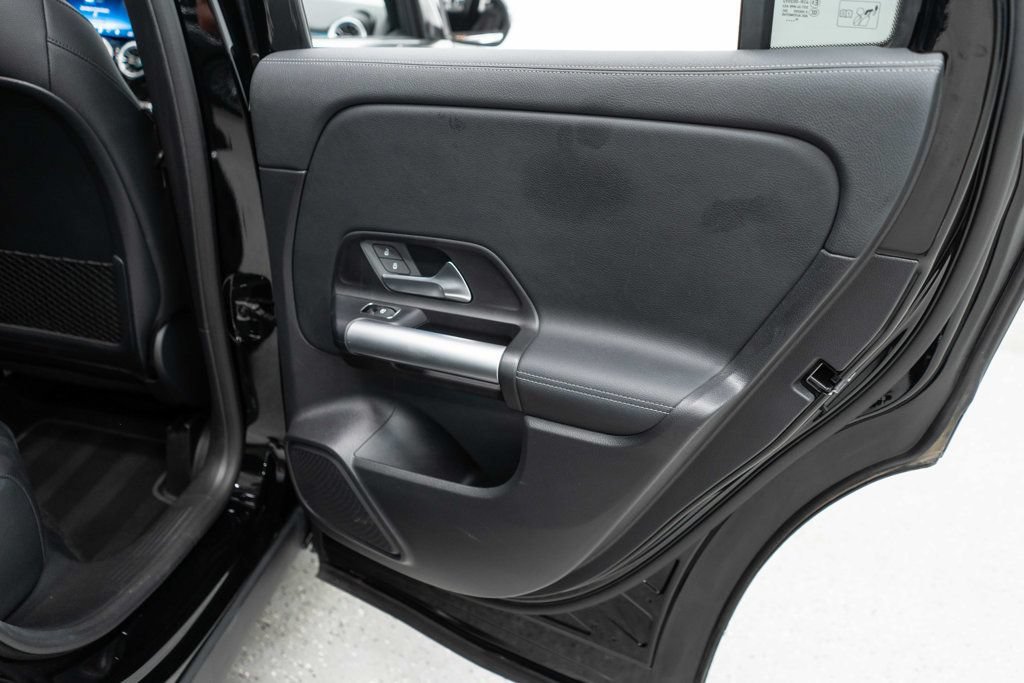 Used 2025 Mercedes-Benz GLA 250 4MATIC w/ Winter Package image 25