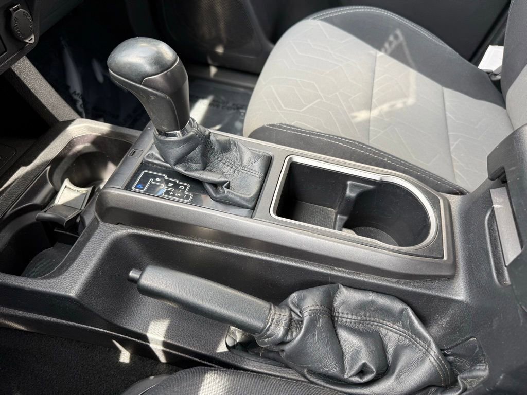 Used 2022 Toyota Tacoma TRD Off-Road AWD/4WD image 24