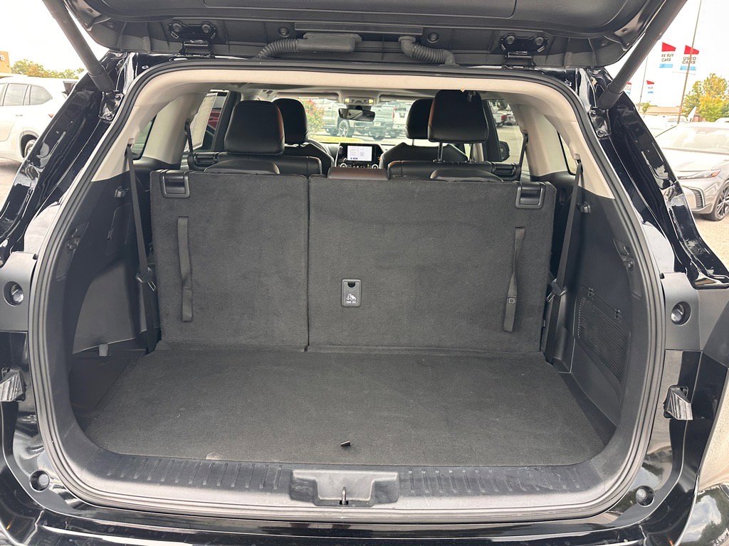Used 2024 Toyota Highlander XLE image 28
