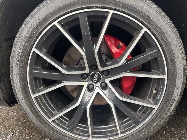 Used 2019 Audi Q8 Premium Plus w/ Premium Plus image 3