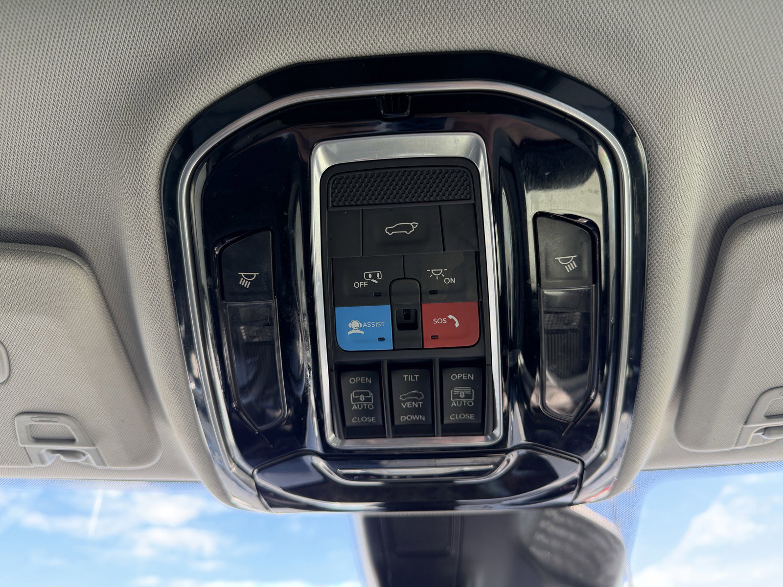 Used 2022 Jeep Grand Cherokee L Overland w/ Luxury Tech Group IV image 44