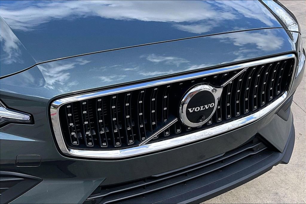 New 2026 Volvo V60 B5 Cross Country Ultra image 39