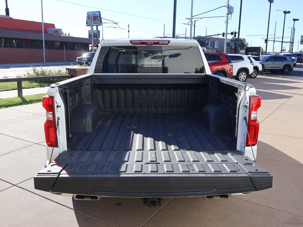 Used 2024 Chevrolet Silverado 1500 High Country w/ High Country Premium Package AWD/4WD image 7