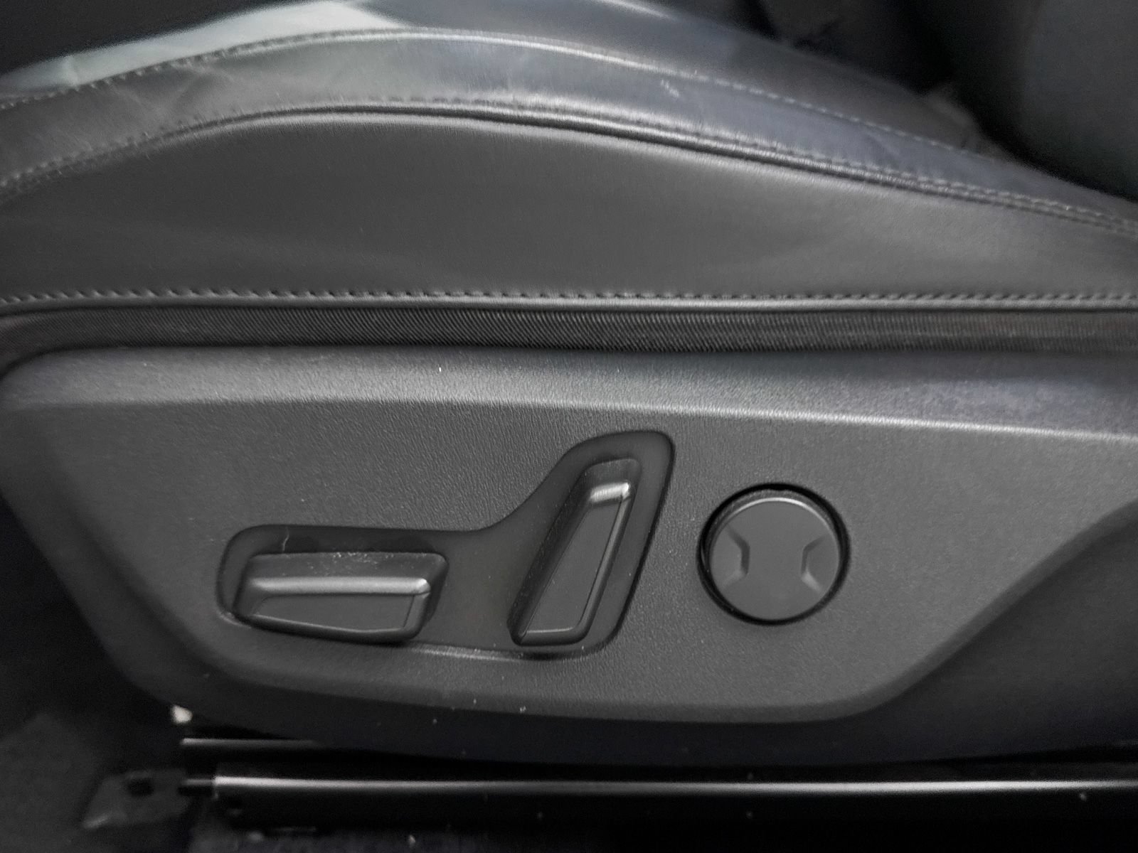 Used 2023 Kia Niro EX Touring FWD image 27