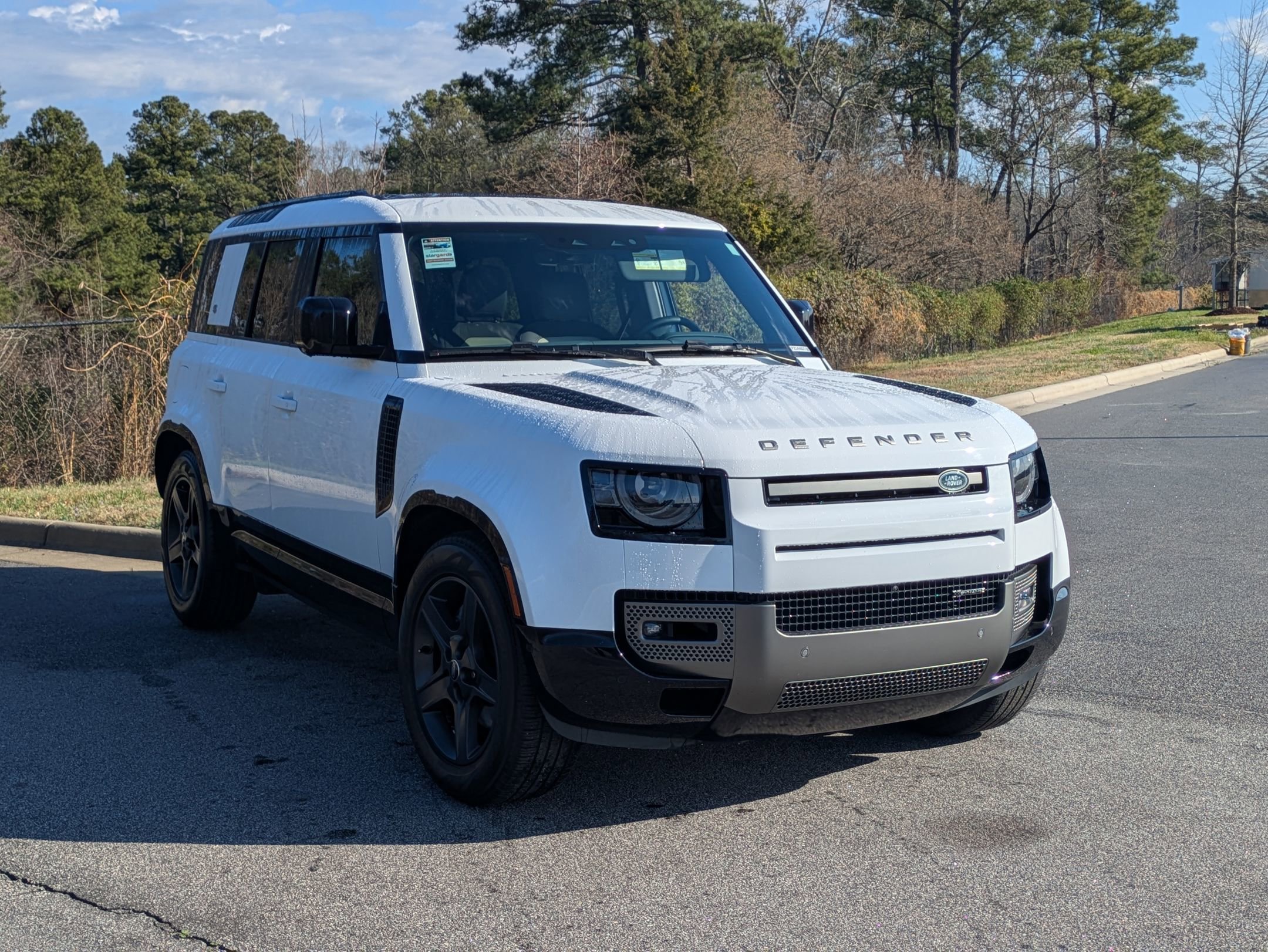 Certified 2023 Land Rover Defender 110 X-Dynamic SE image 3
