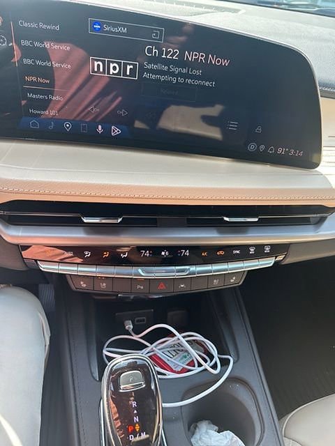 Used 2024 Cadillac XT4 Premium Luxury w/ Technology Package FWD image 13