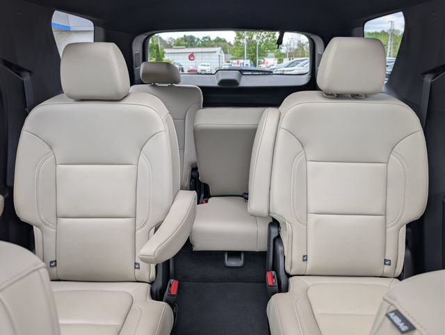 Used 2023 Chevrolet Traverse LT w/ LT Premium Package FWD image 16