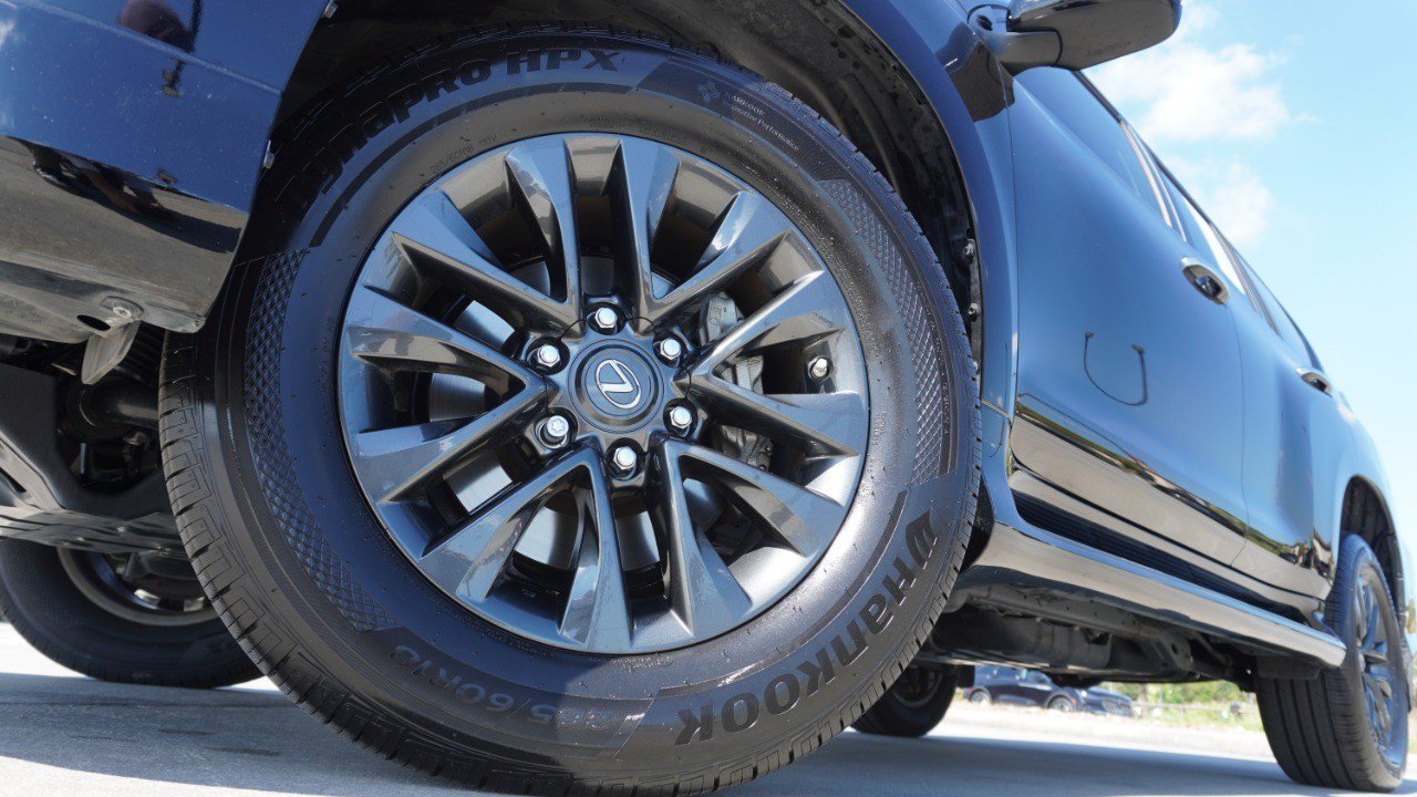 Certified 2023 Lexus GX 460 Premium w/ Premium Package AWD/4WD image 12