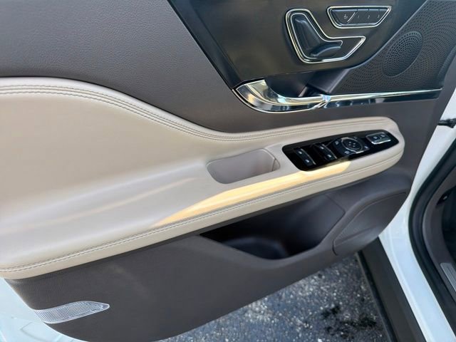 Used 2024 Lincoln Corsair AWD w/ Equipment Group 101A image 12