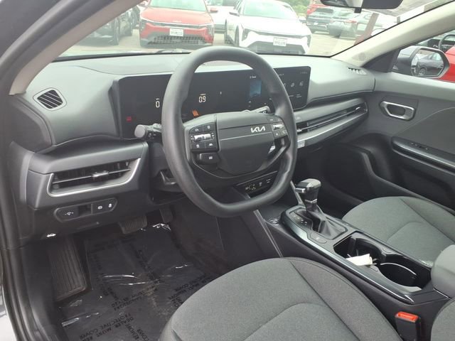 Used 2025 Kia K4 LXS image 12