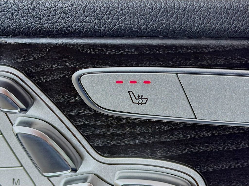 Used 2015 Mercedes-Benz C 300 4MATIC Sedan image 29