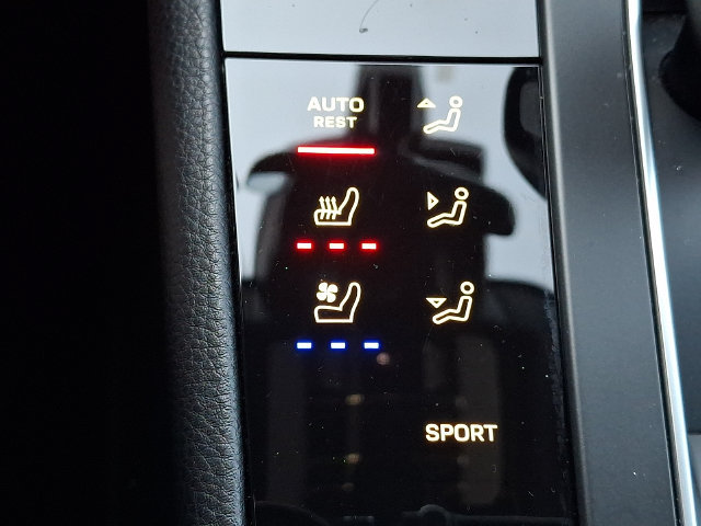 Certified 2025 Porsche Macan AWD/4WD image 27