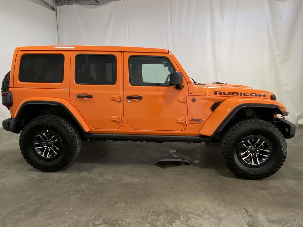 New 2025 Jeep Wrangler Unlimited Rubicon w/ XTREMEE 35" Tire Package image 2