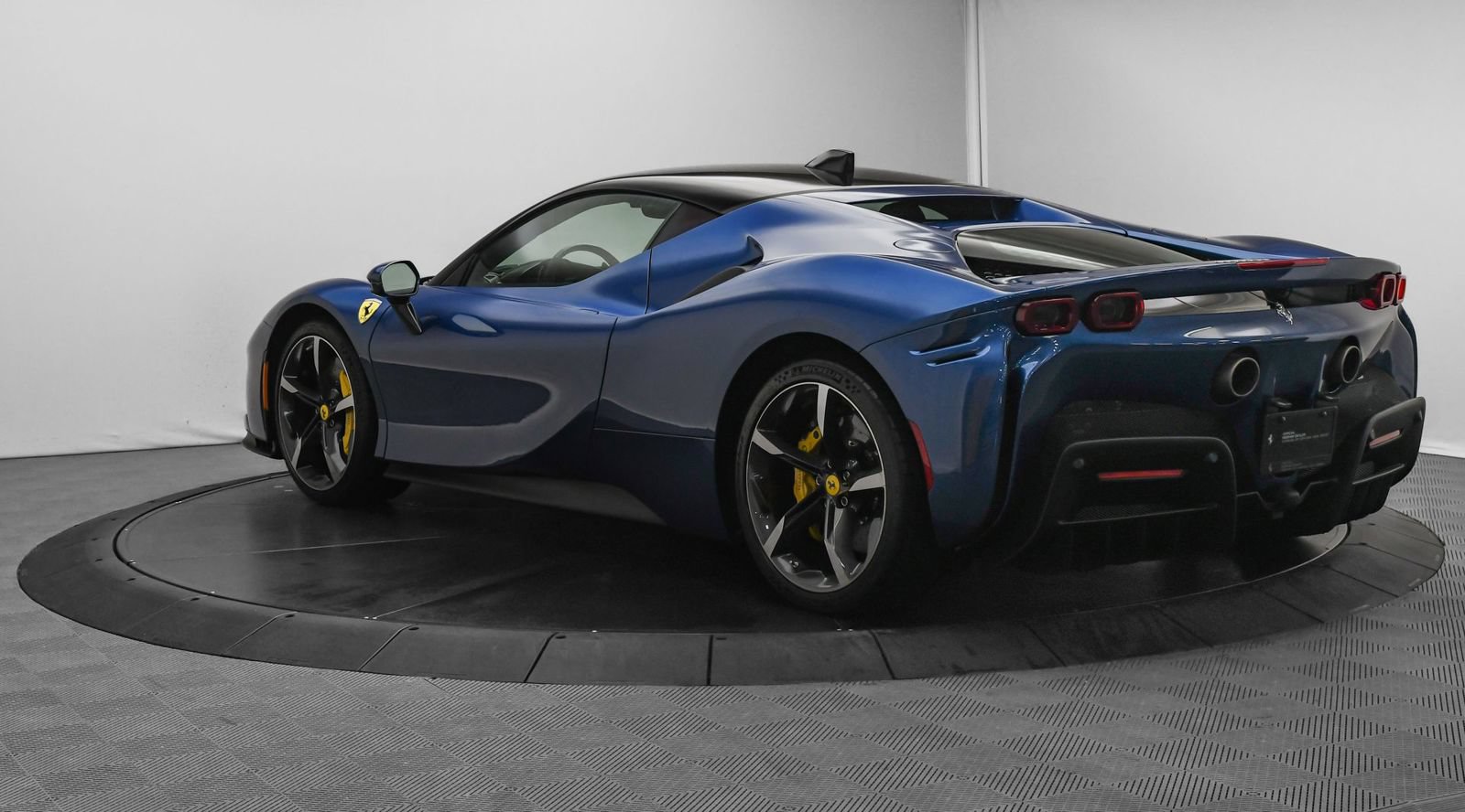 Used 2021 Ferrari SF90 Stradale AWD/4WD image 5