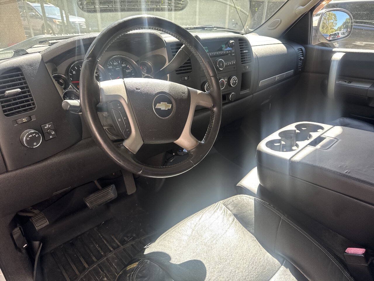 Used 2009 Chevrolet Silverado 1500 LT w/ Power Pack Plus AWD/4WD image 19