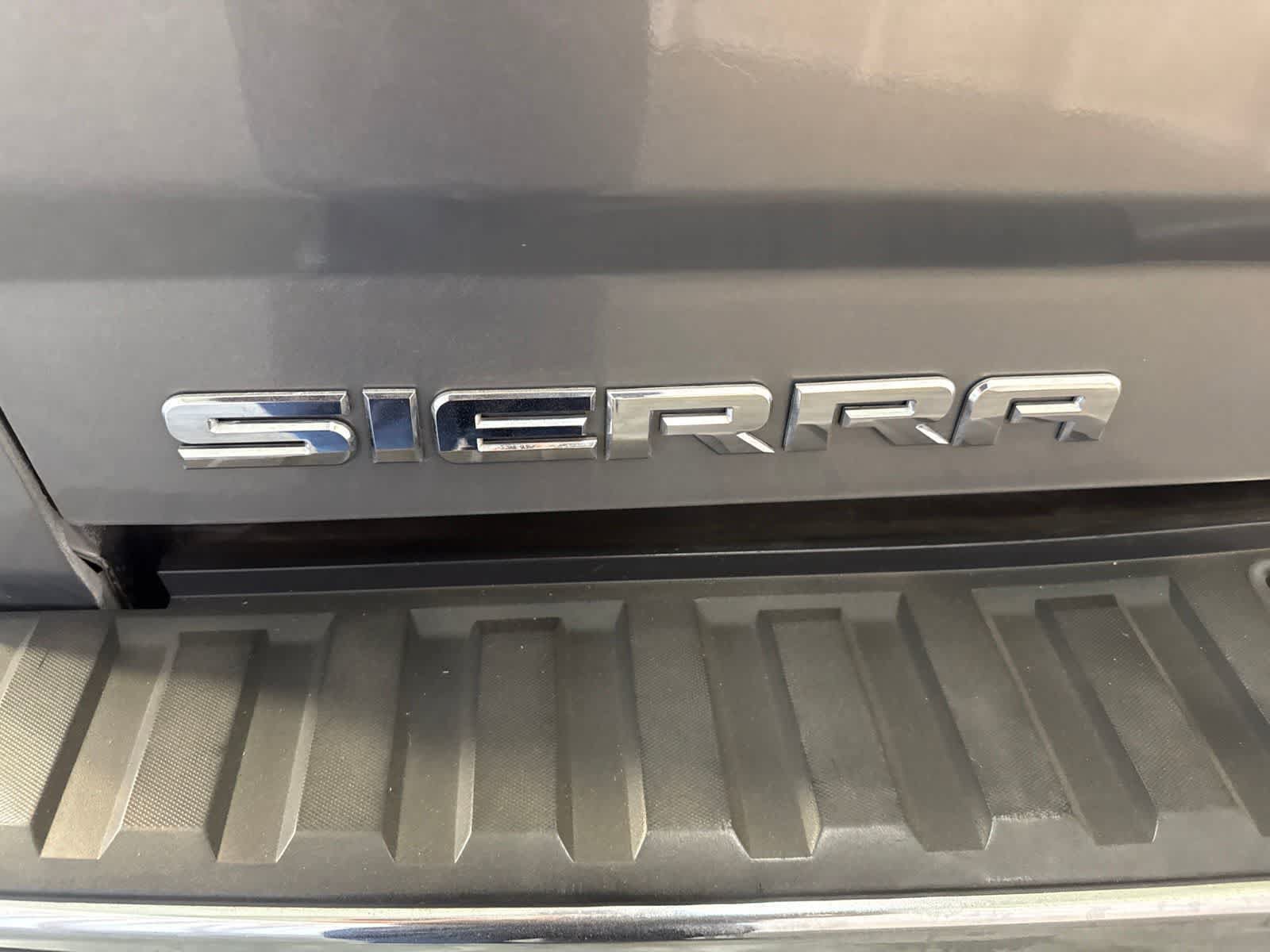 Used 2017 GMC Sierra 1500 SLT w/ SLT Premium Package AWD/4WD image 14