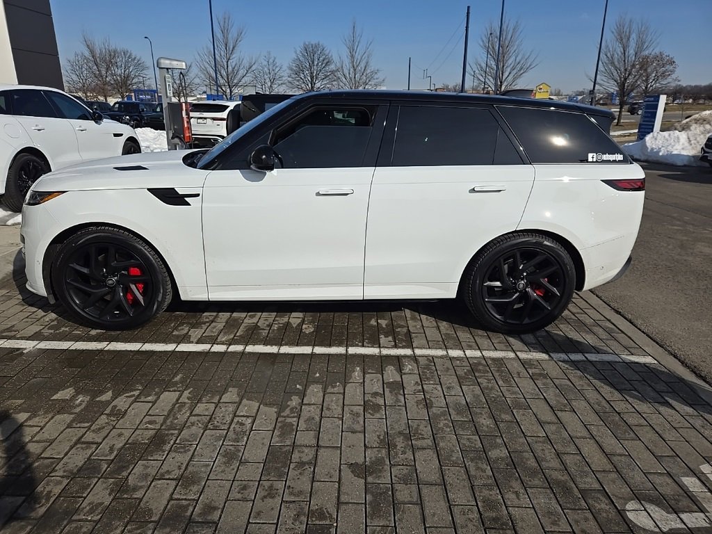 Used 2023 Land Rover Range Rover Sport SE Dynamic image 8