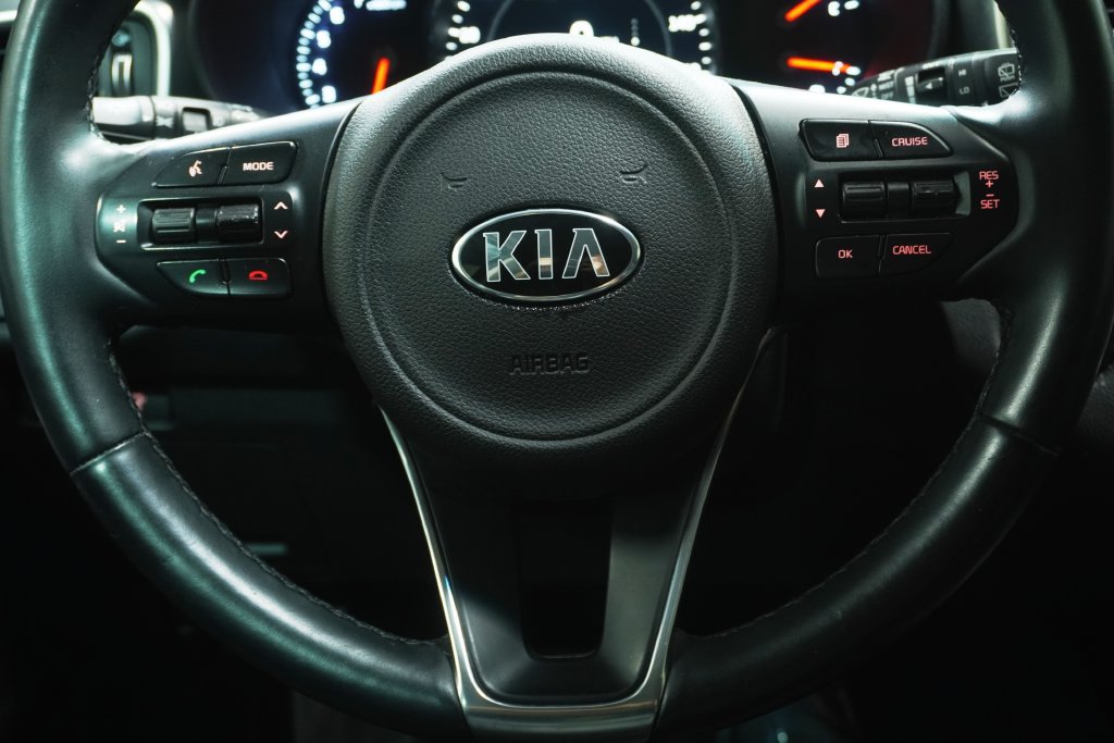 Used 2018 Kia Sorento EX FWD image 17