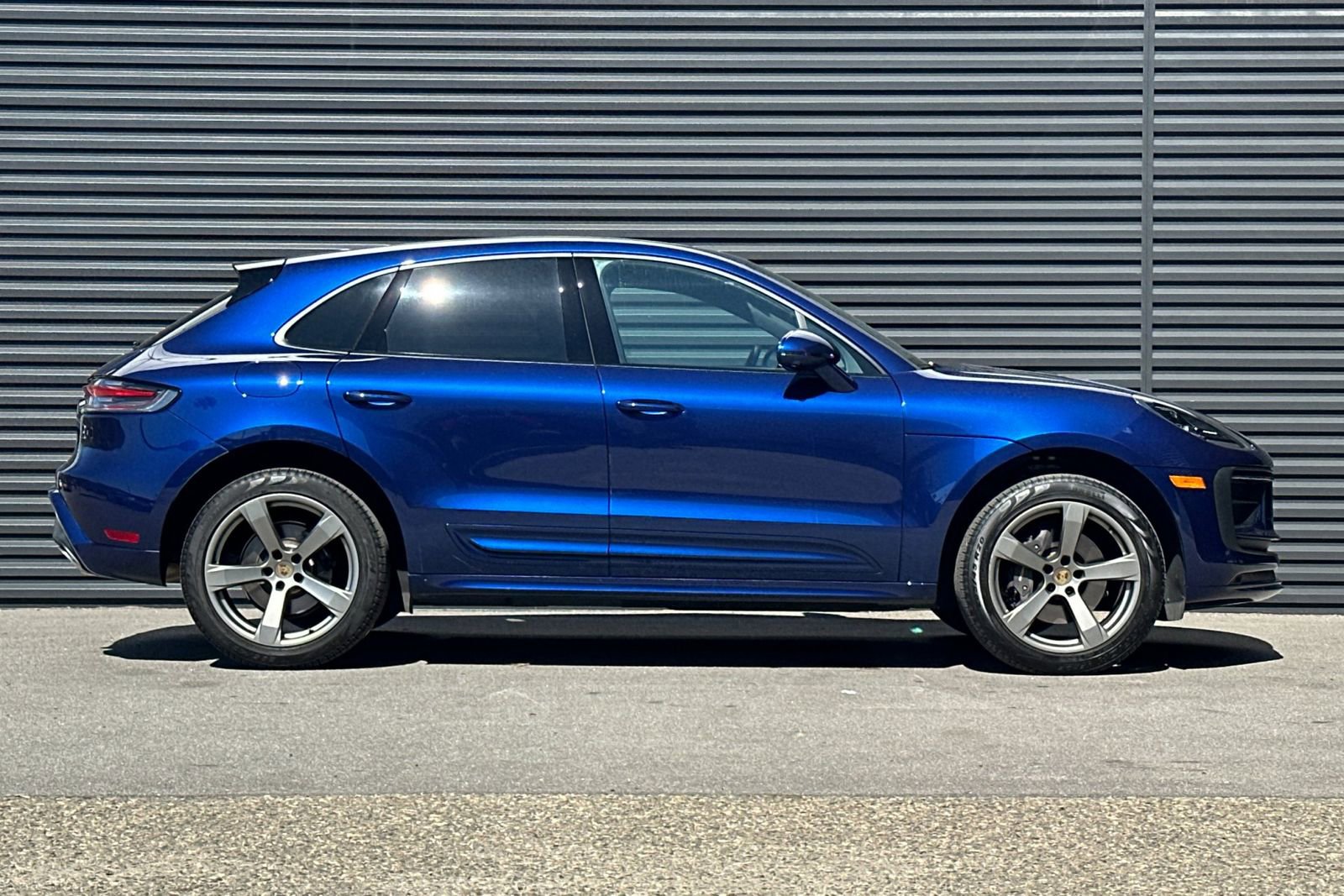 Used 2024 Porsche Macan image 9