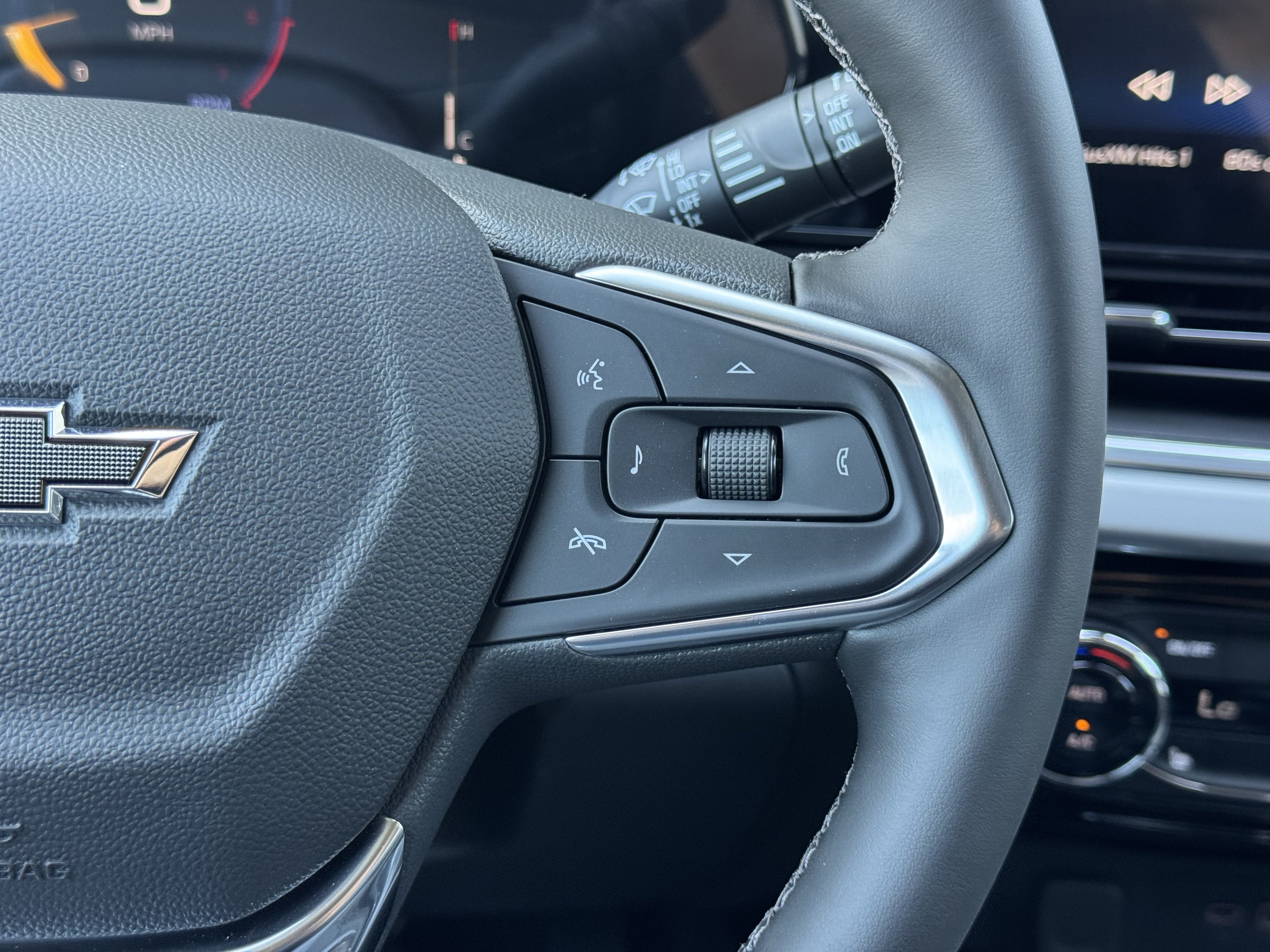 New 2026 Chevrolet Trax LT w/ Driver Confidence Package FWD image 27
