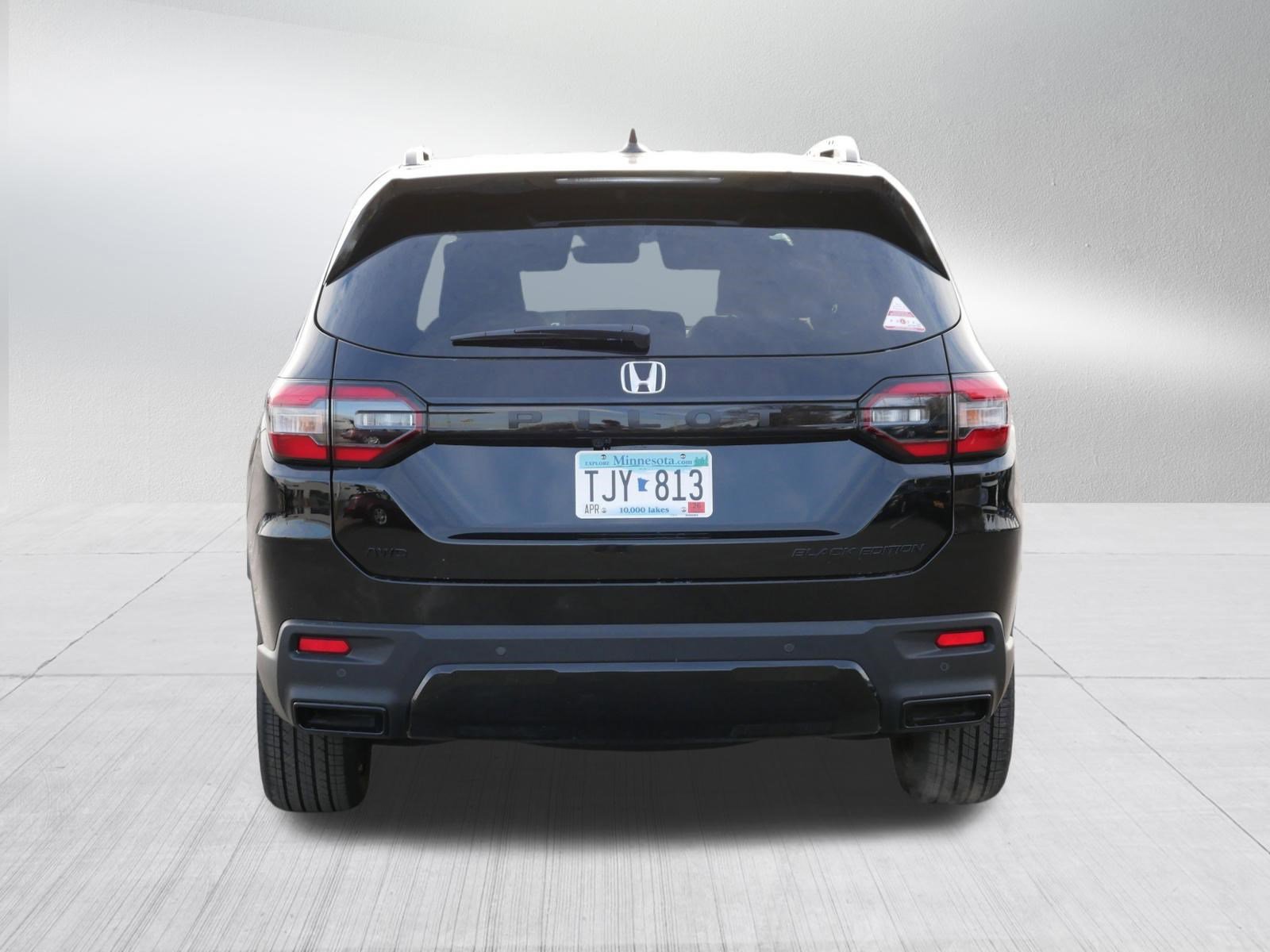 Certified 2026 Honda Pilot Black Edition image 6