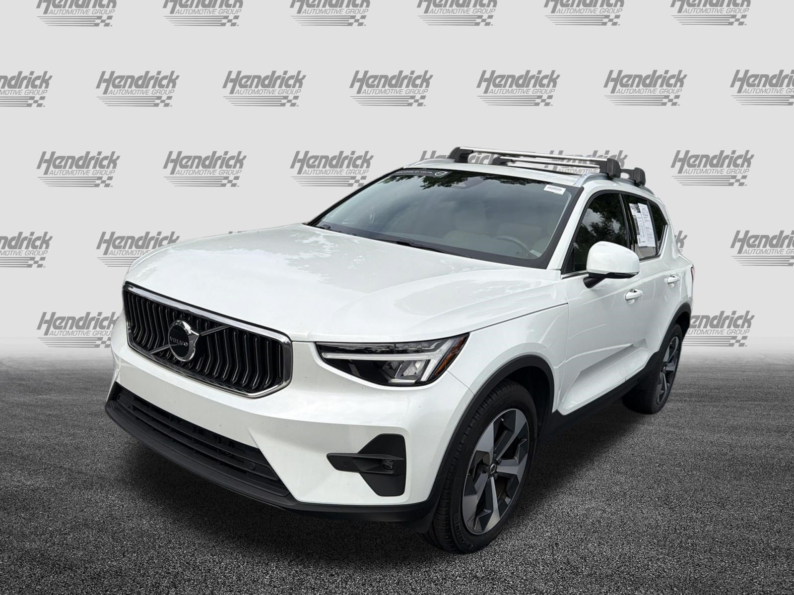 Certified 2023 Volvo XC40 B5 Plus w/ Protection Package Premier AWD/4WD image 5