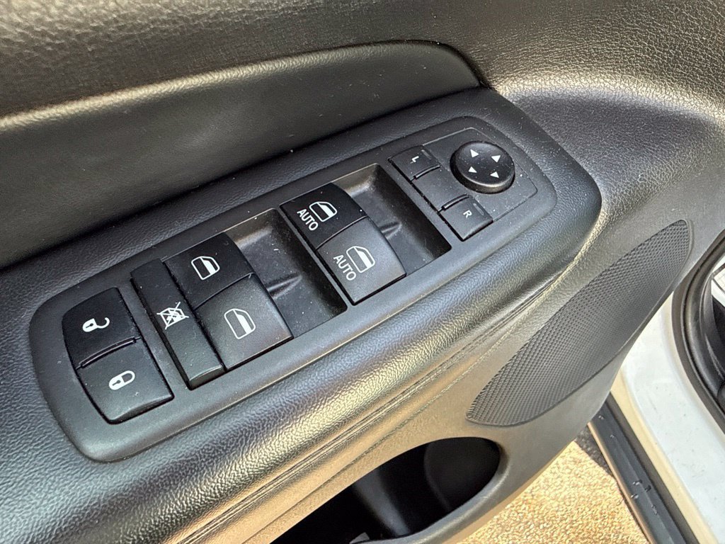 Used 2019 Jeep Grand Cherokee Limited AWD/4WD image 21