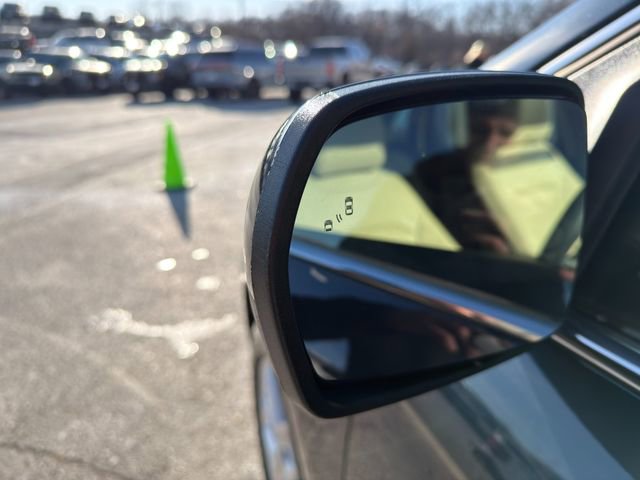 Used 2023 Ford Edge SEL w/ Convenience Package image 12