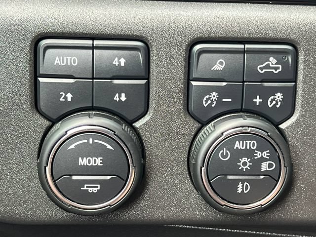 Used 2023 Chevrolet Silverado 1500 ZR2 AWD/4WD image 24