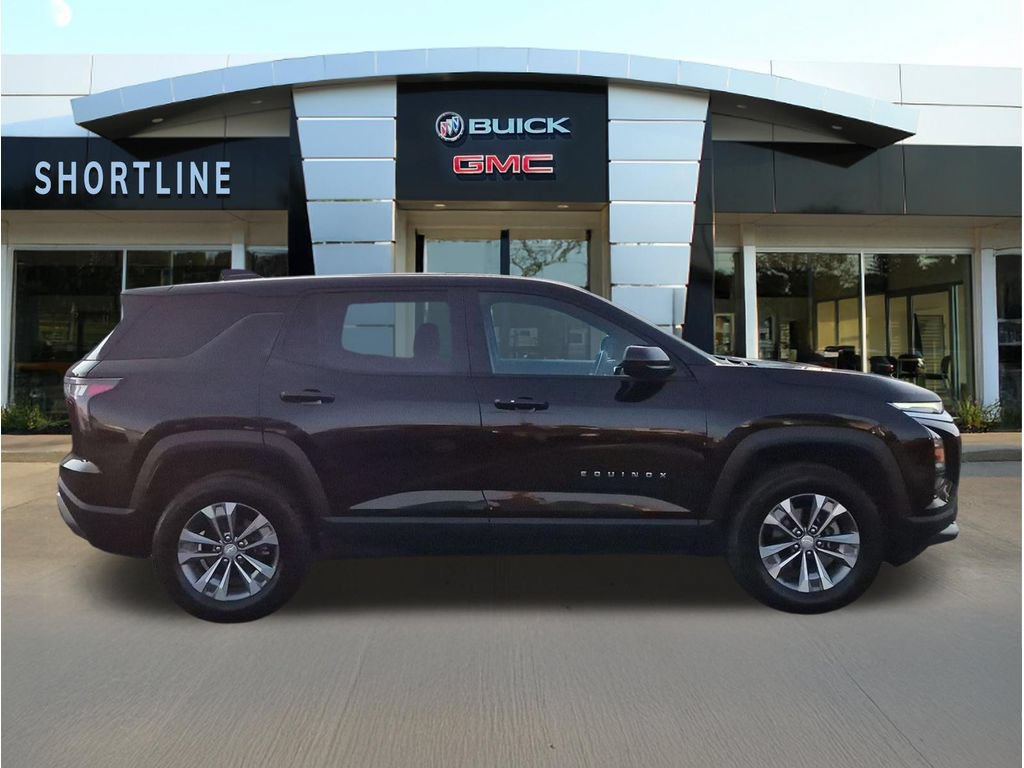 Used 2026 Chevrolet Equinox LT AWD/4WD image 2