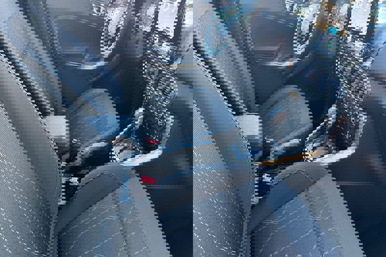 Certified 2018 Ford EcoSport SE image 16