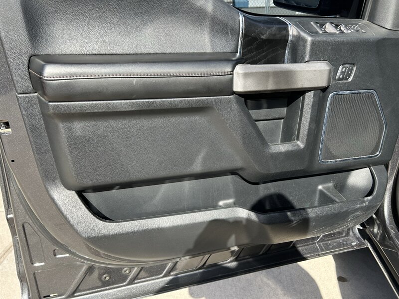 Used 2018 Ford F150 Platinum w/ Equipment Group 701A Luxury AWD/4WD image 34