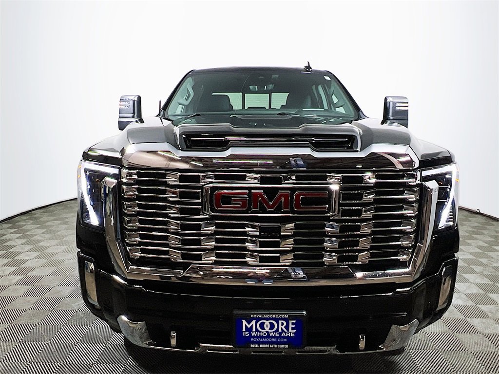 Used 2026 GMC Sierra 2500 Denali w/ Denali Reserve Package image 3