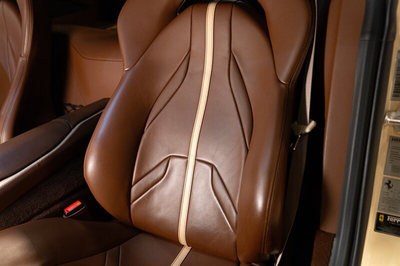 Used 2019 Ferrari 812 Superfast RWD image 18