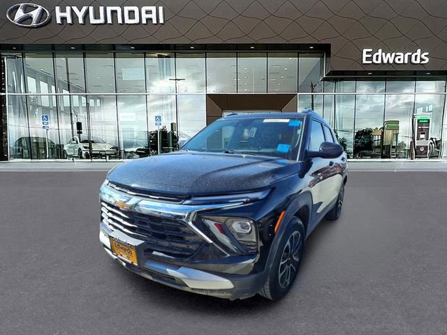 Used 2025 Chevrolet TrailBlazer LT image 1