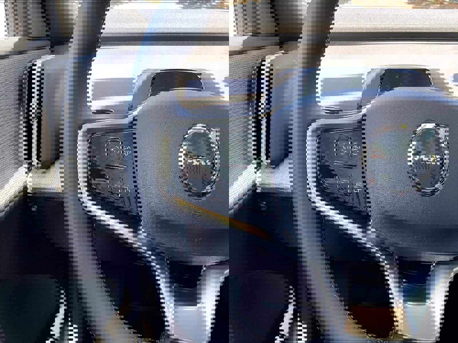 New 2026 Volvo EX30 Plus w/ Protection Package Premier AWD/4WD image 17