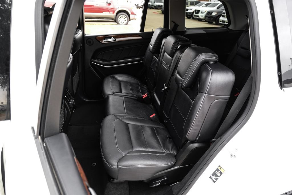 Used 2015 Mercedes-Benz GL 550 4MATIC image 38