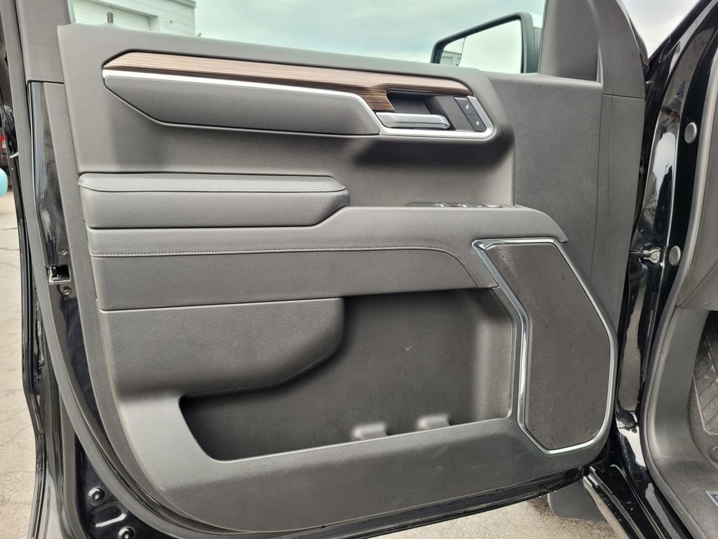 Used 2025 Chevrolet Silverado 1500 LT image 25