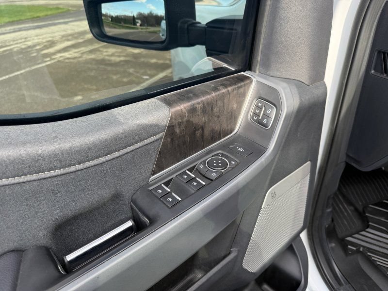 Used 2024 Ford F250 Lariat AWD/4WD image 21