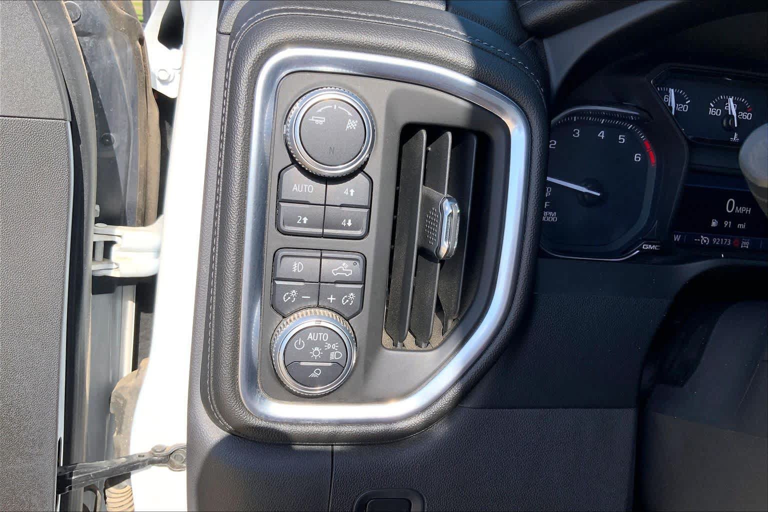 Used 2019 GMC Sierra 1500 SLT w/ SLT Premium Package AWD/4WD image 33