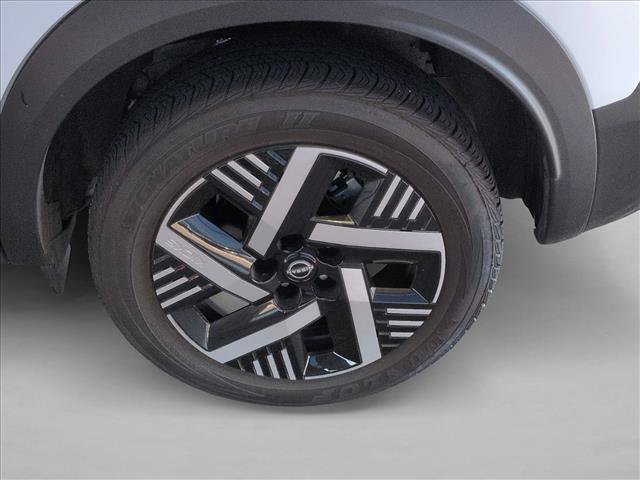 Used 2025 Nissan Kicks SV FWD image 16