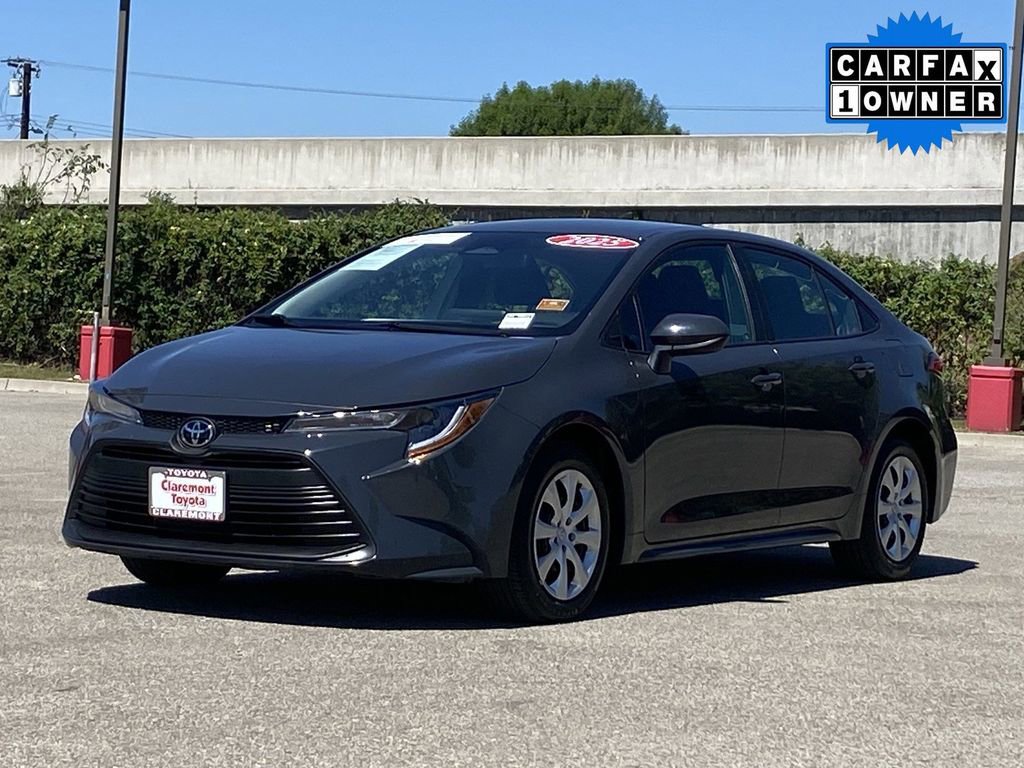 Certified 2025 Toyota Corolla LE image 40