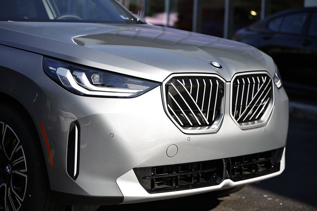 New 2026 BMW X3 xDrive30 w/ Premium Package AWD/4WD image 2