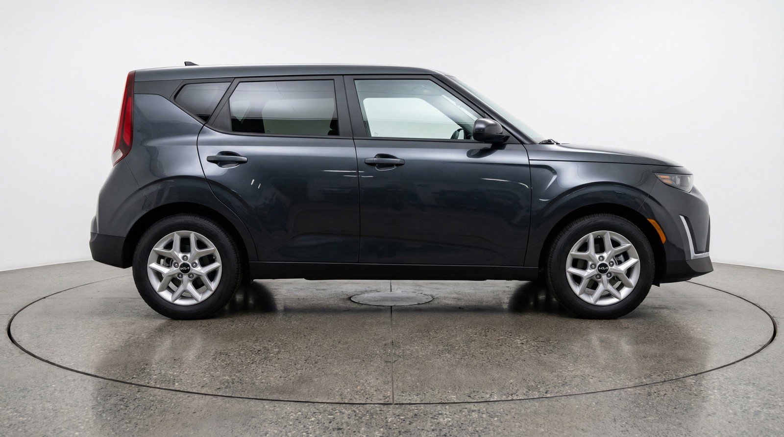 Used 2025 Kia Soul LX w/ LX Technology Package image 11