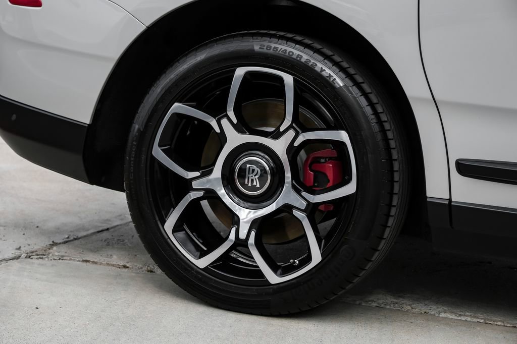 Used 2022 Rolls-Royce Cullinan Black Badge image 59